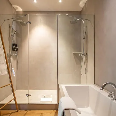 מלון Margot House 4*