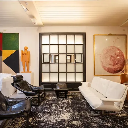 Margot House מלון